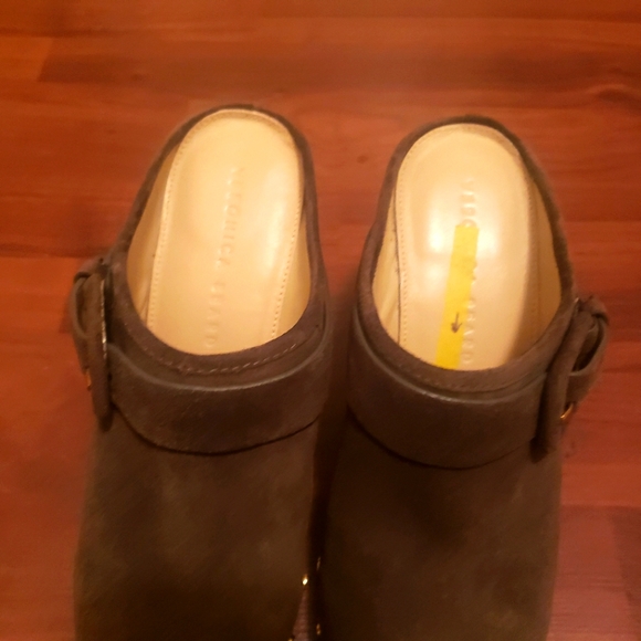 Veronica Beard * Pecan * "Dacey" Suede * Mule Heels * Size 7.5 * NWD - Picture 7 of 7